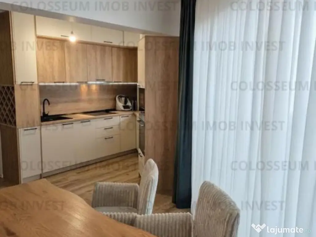 Penthouse cu 4 camere, decomandat - zona Tractorul