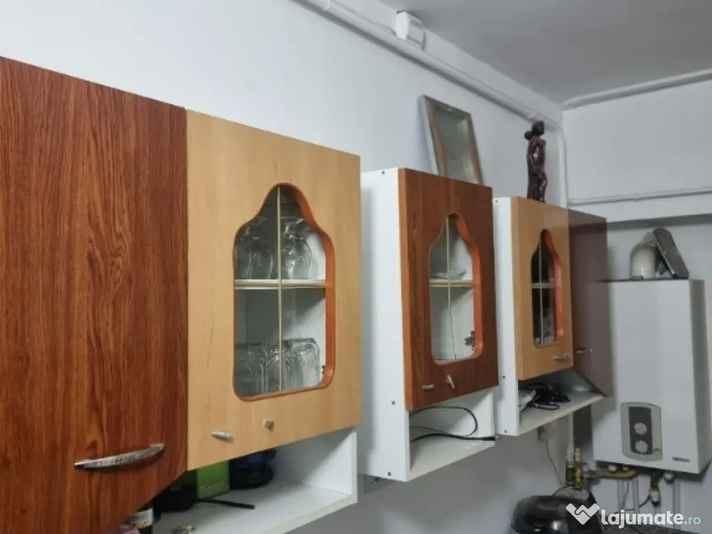 Apartament cu 2 camere decomandate zona Burdujeni