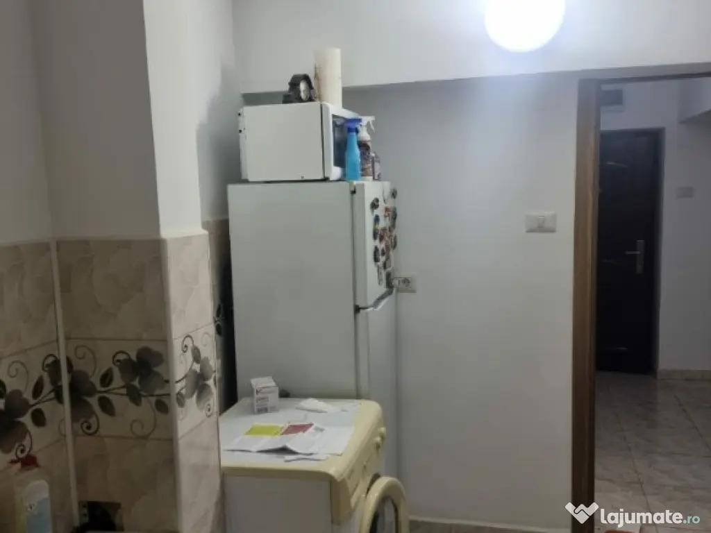 Apartament cu 2 camere decomandate zona Burdujeni