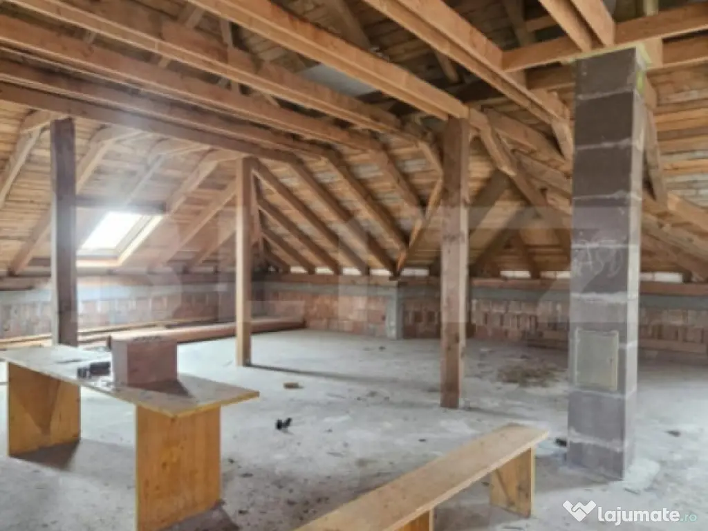 Casă de vânzare 400mp– Halmeu | teren generos de 27 arii