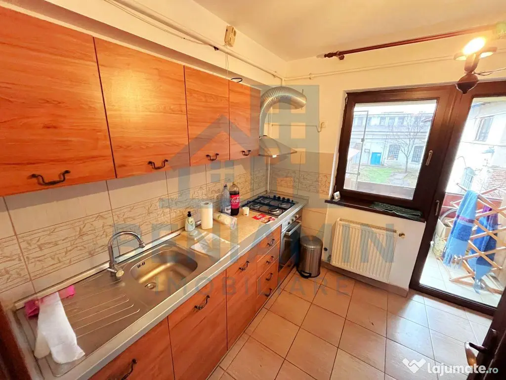 Apartament 3 camere decomandat etaj 1 an 2009 centrala pa...