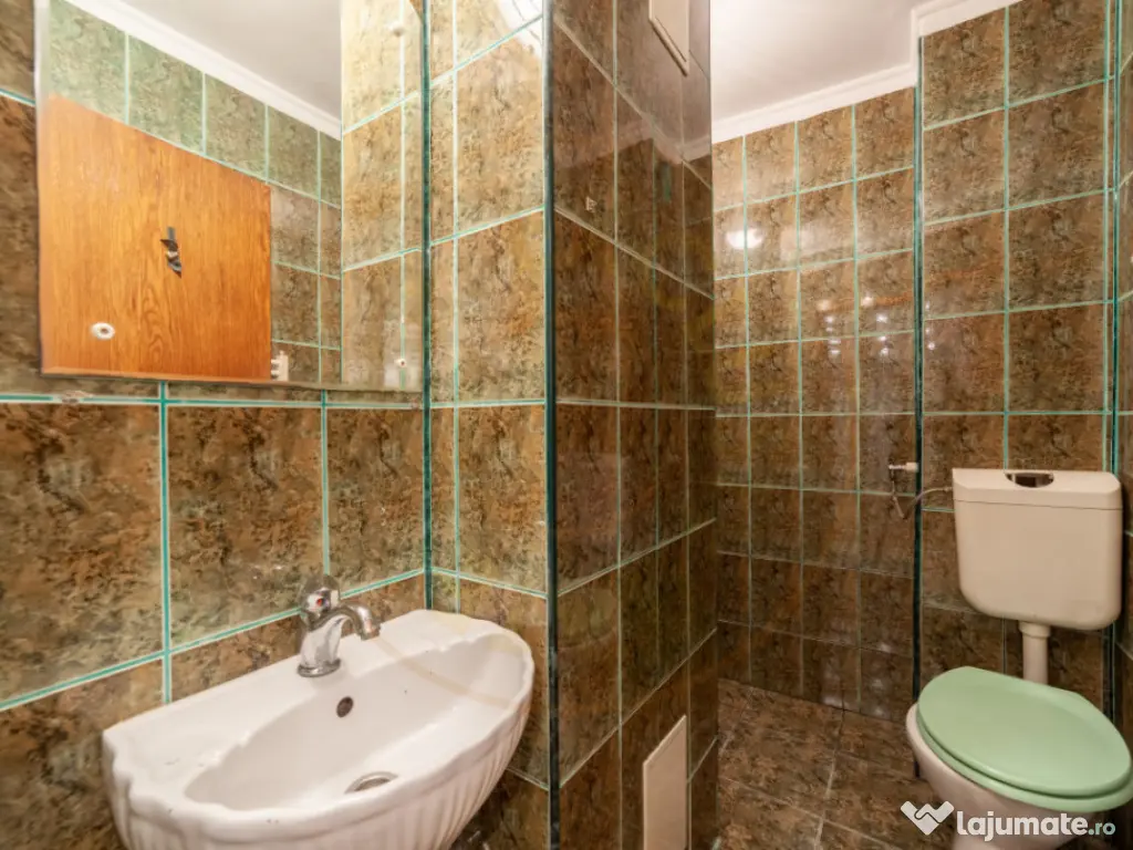 Apartament 5 camere parter zona Rolast-Jumbo