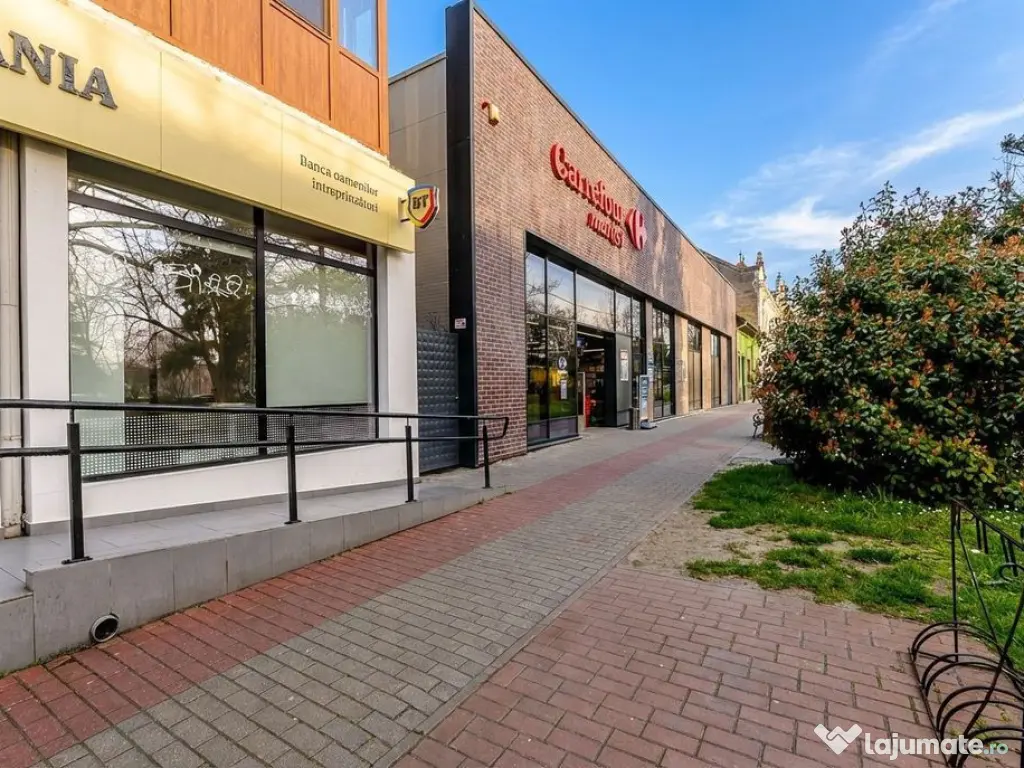 Spatiu comercial de vanzare cu chirias Carrefour Market Arad 
