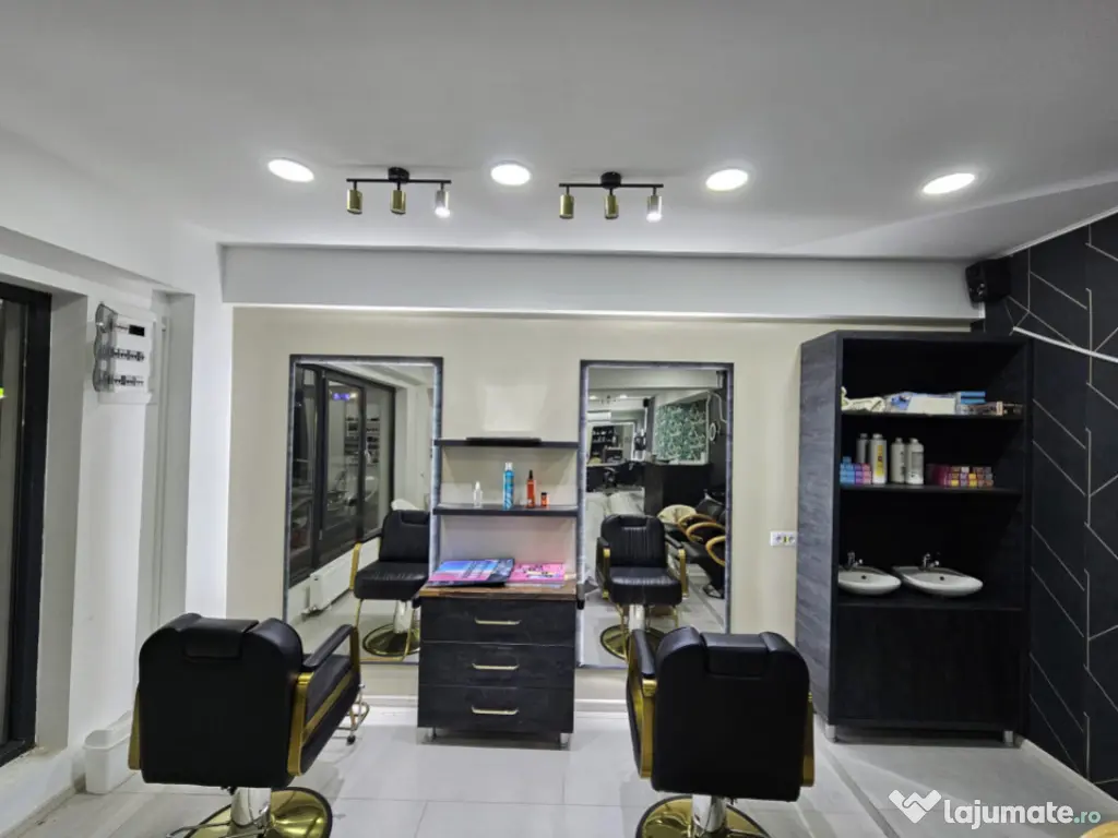 Spatiu comercial, 102 mp, salon de infrumusetare complet ech