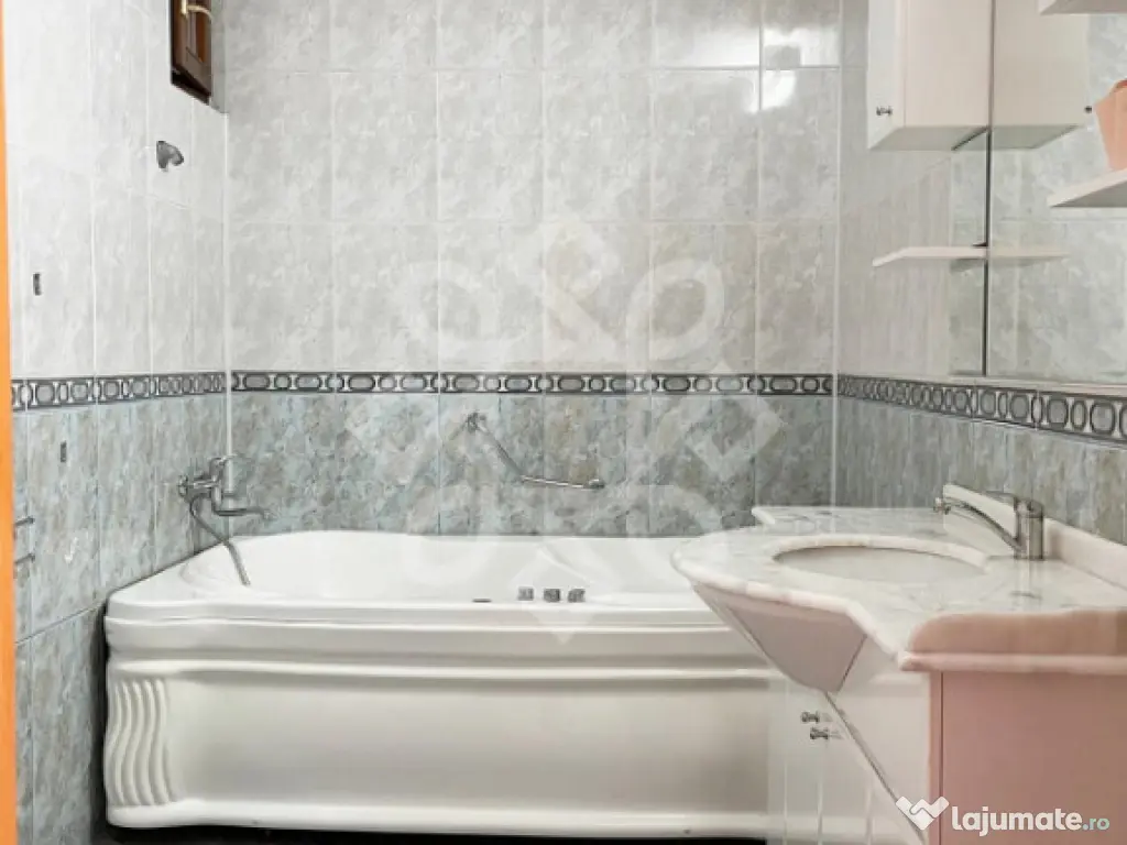 Vila cu teren 1270 mp pe Malul Crisului, Facliei Oradea 