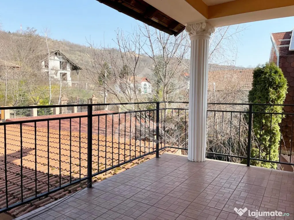 Vila cu teren 1270 mp pe Malul Crisului, Facliei Oradea 