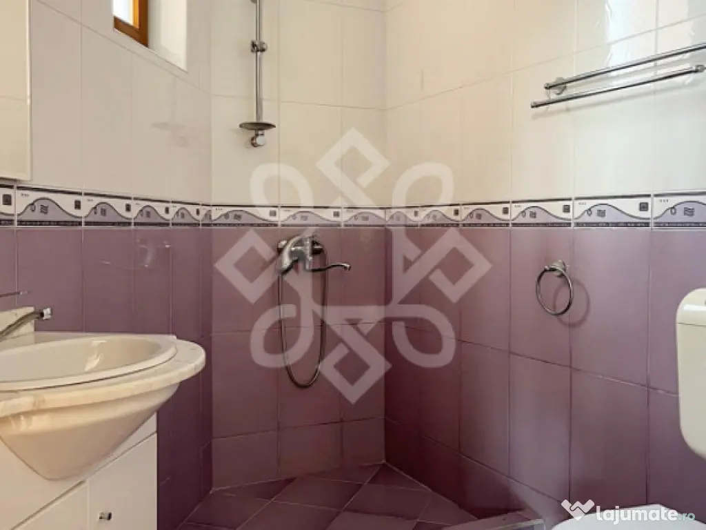 Vila cu teren 1270 mp pe Malul Crisului, Facliei Oradea 