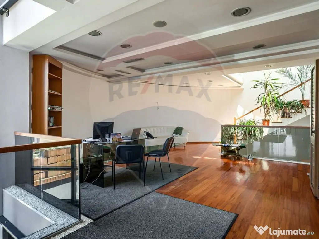 Clădire de birouri Micalaca pe principală, vad si vizib... 