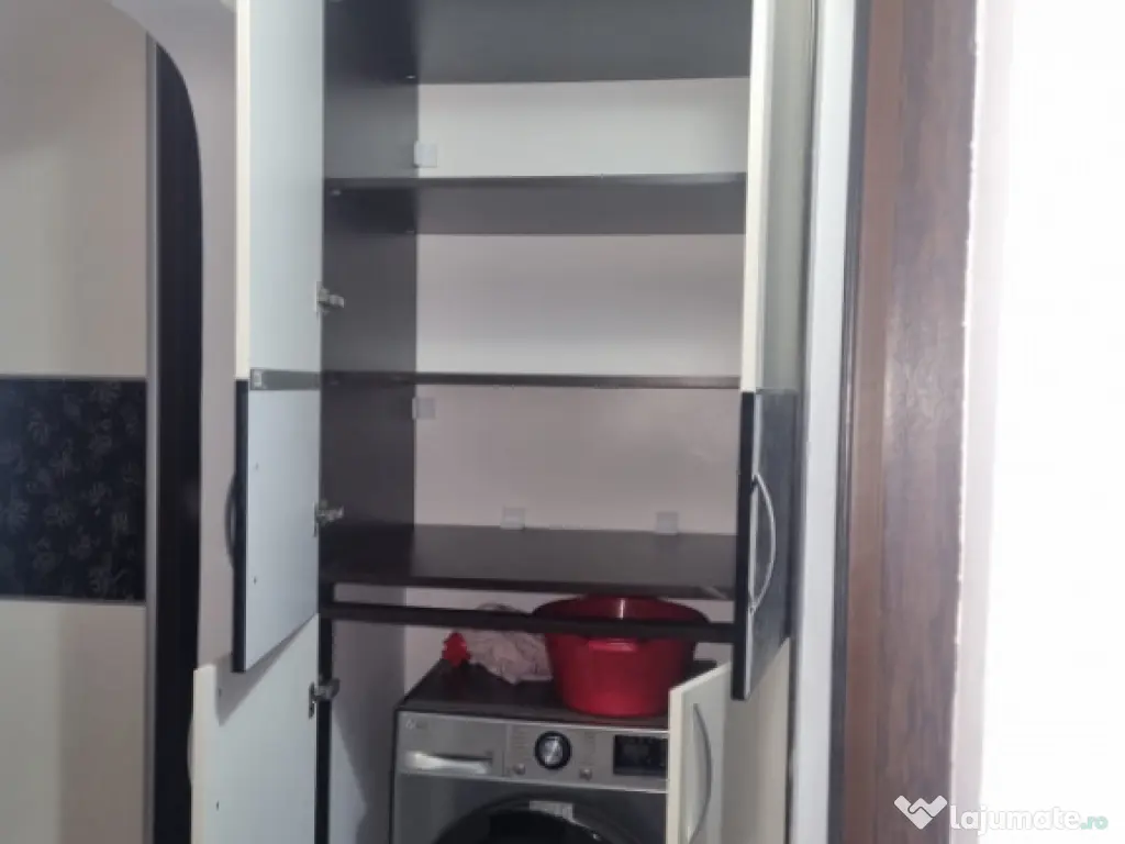 E3, etaj 2, decomandat, renovat, centrala termica 