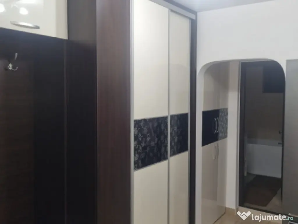 E3, etaj 2, decomandat, renovat, centrala termica 