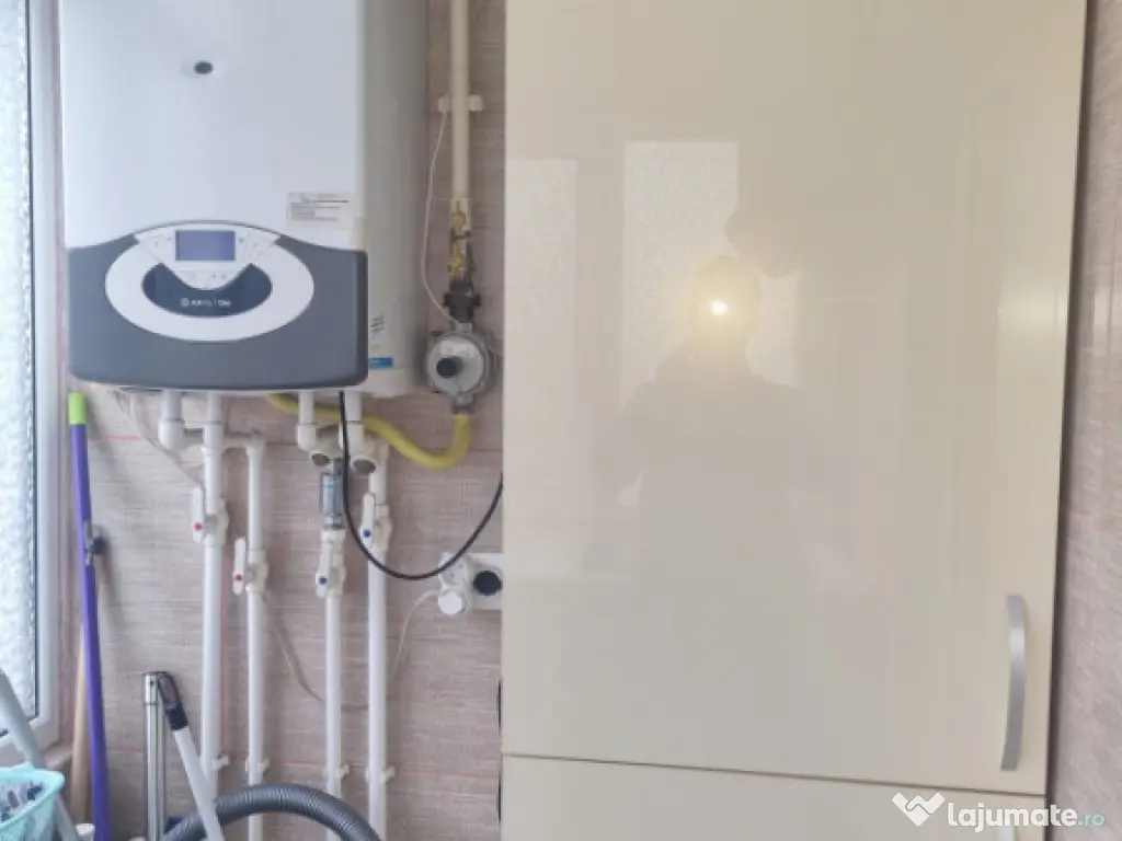 E3, etaj 2, decomandat, renovat, centrala termica 