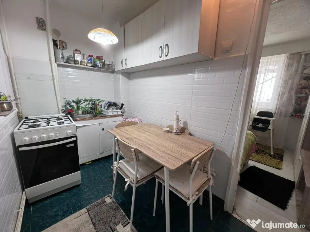 Apartament 2 camere, zona Uzo-Balcan 