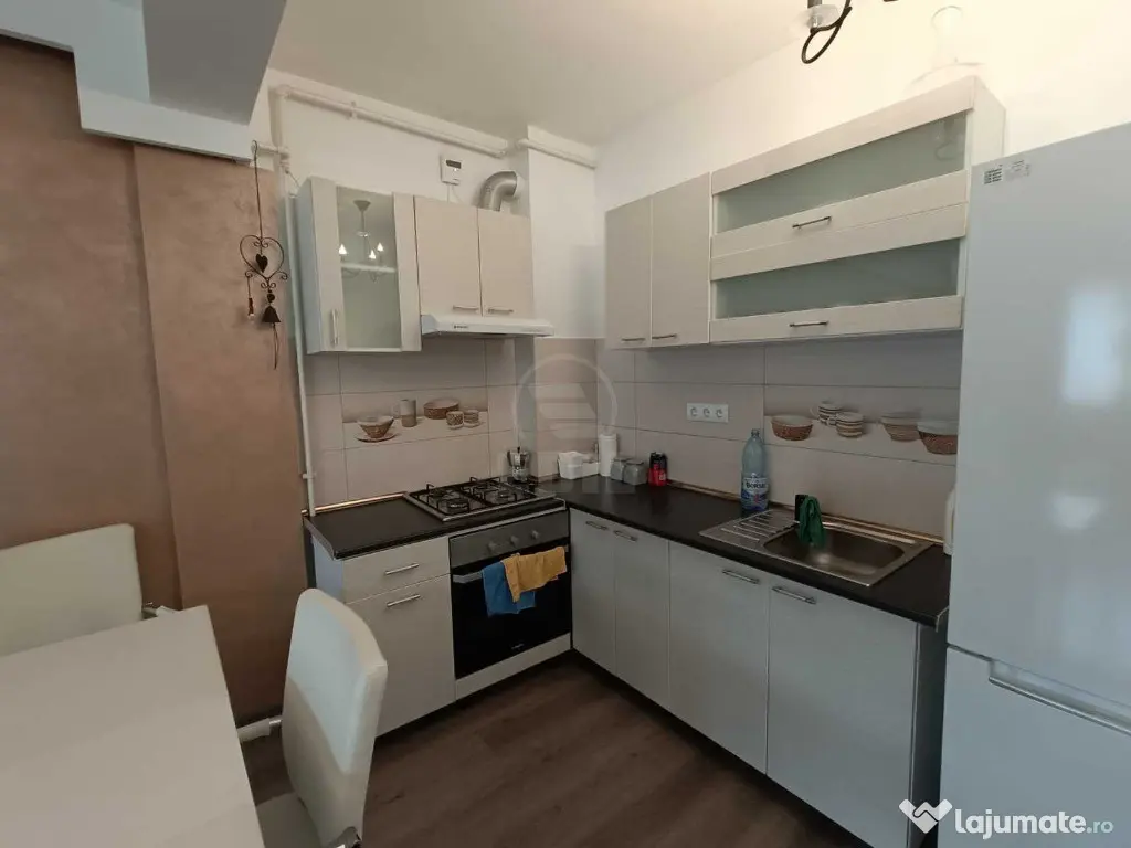 Apartament 2 camere,semidecomandat,zona SubCetate