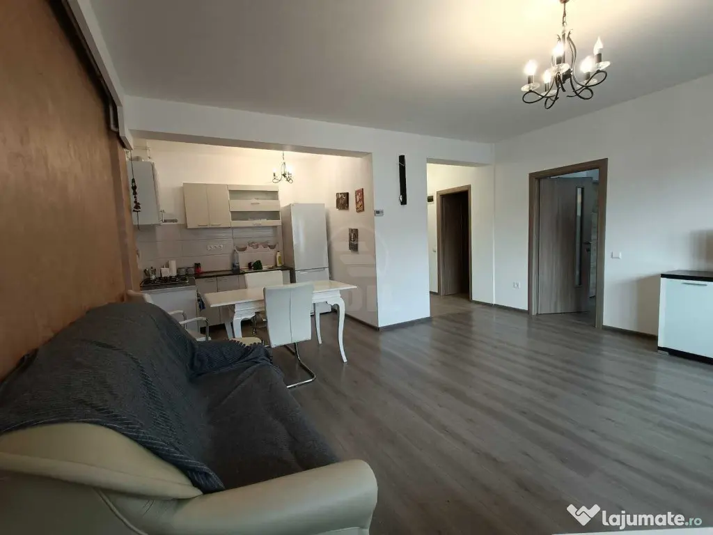 Apartament 2 camere,semidecomandat,zona SubCetate