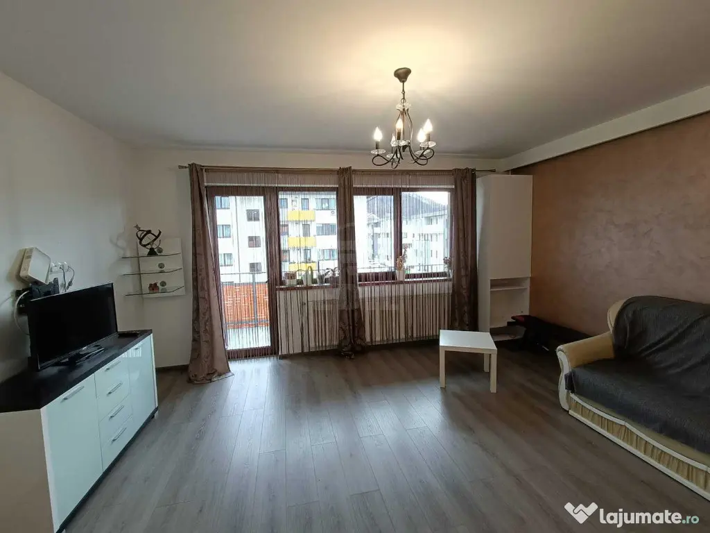 Apartament 2 camere,semidecomandat,zona SubCetate