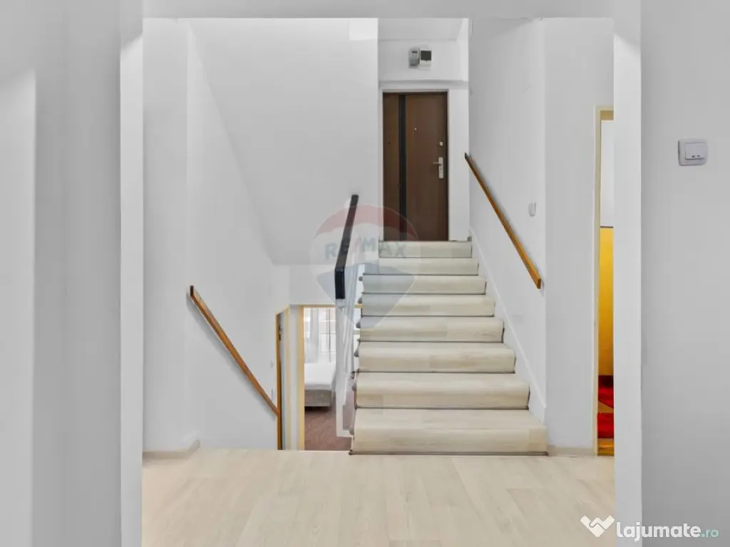 Apartament cu 3 camere NOU RENOVAT, PRIMA ÎNCHIRIER - zo... 