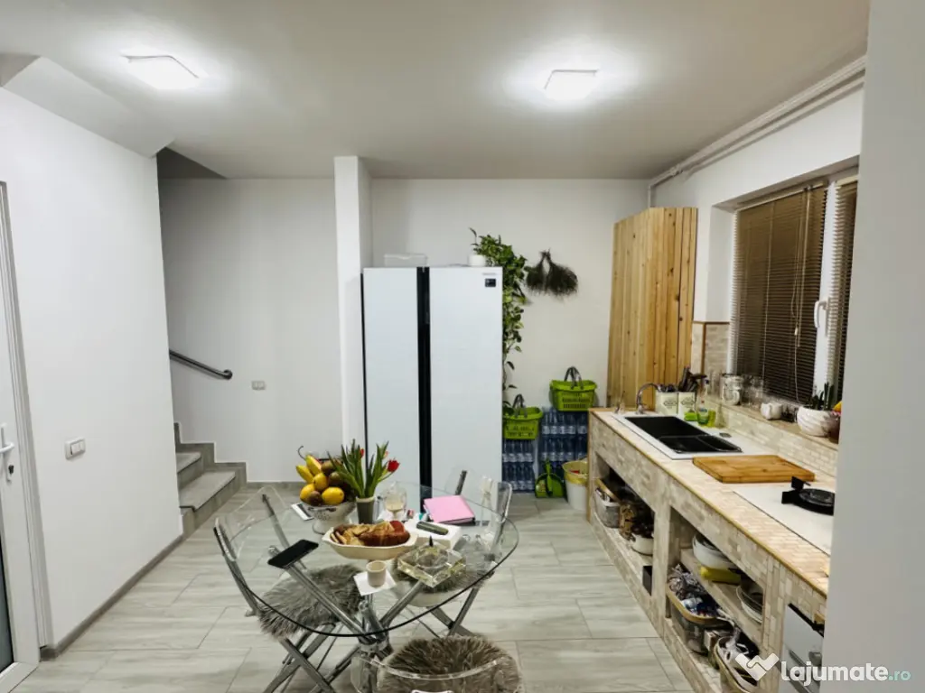 Vilă superbă Insiruita 140 mp , teren 150 mp, Apeductului,