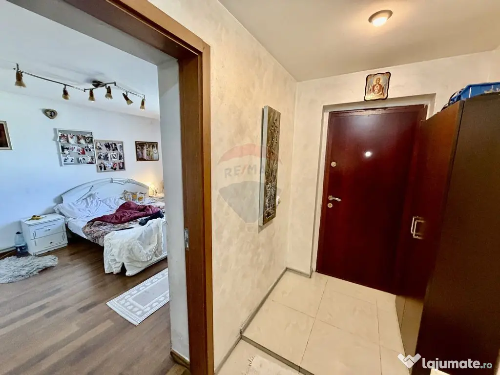 Casă / Vilă cu 4 camere de vânzare 