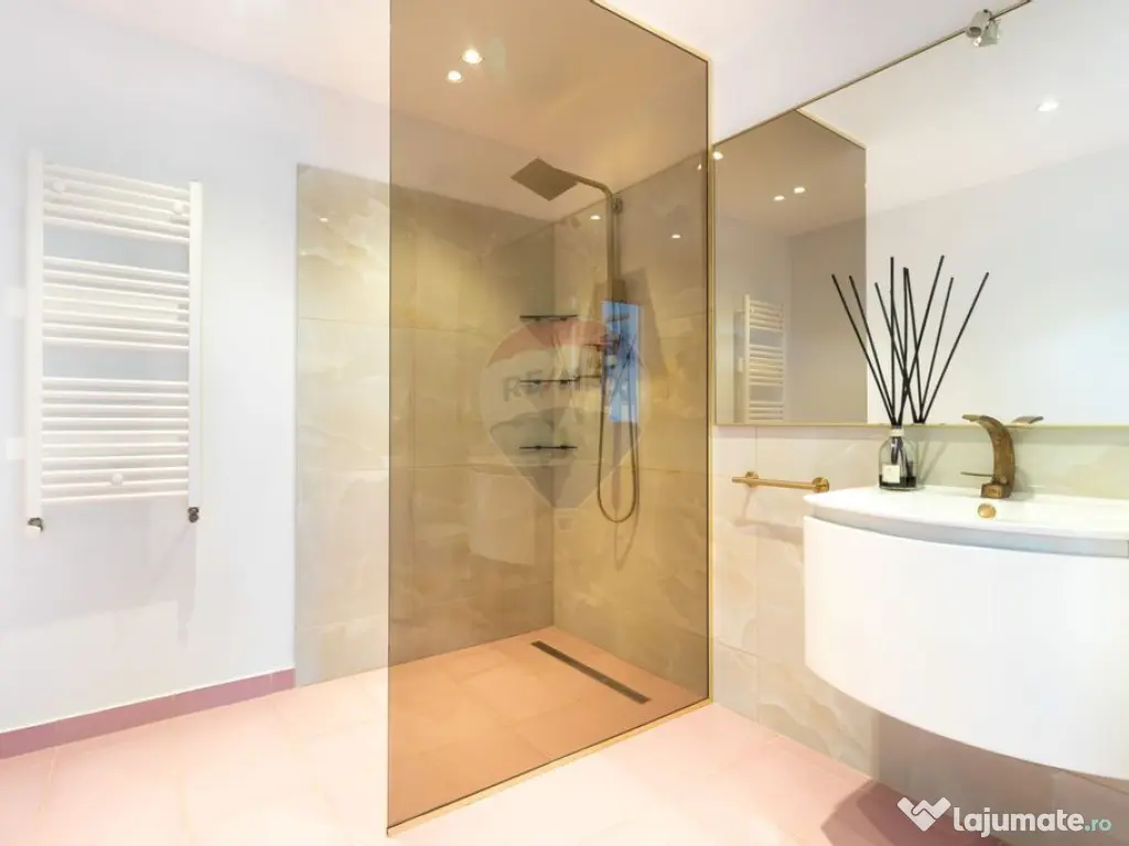 Vanzare Vila 5 camere cu terase mari si priveliste direct... 