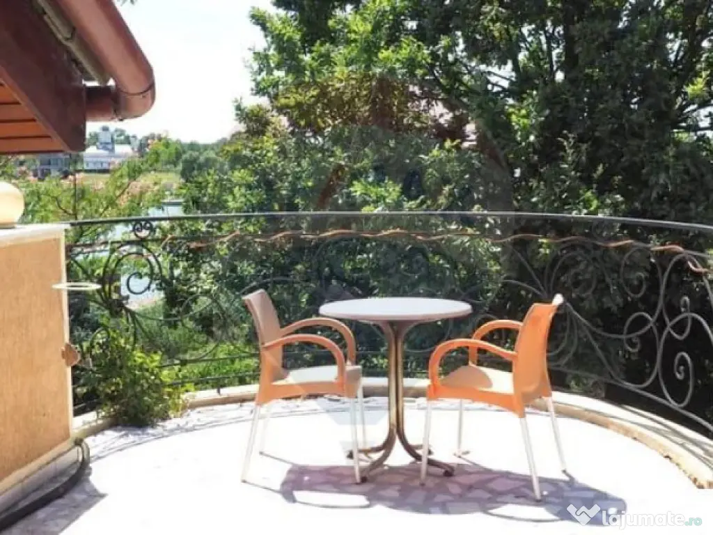 Vila la Lacul Snagov deschidere 21 ml, ponton propriu 