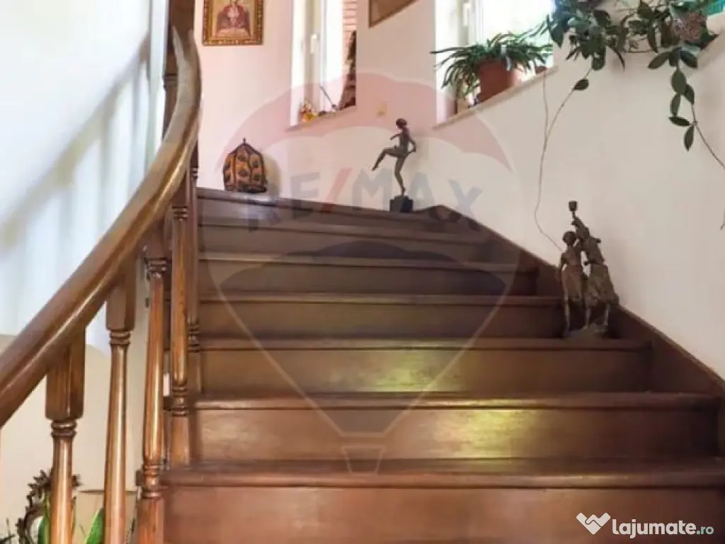 Vila la Lacul Snagov deschidere 21 ml, ponton propriu 