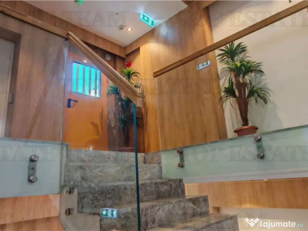 Apartament de 3 camere si curte proprie de 70 mp, bloc bouti 