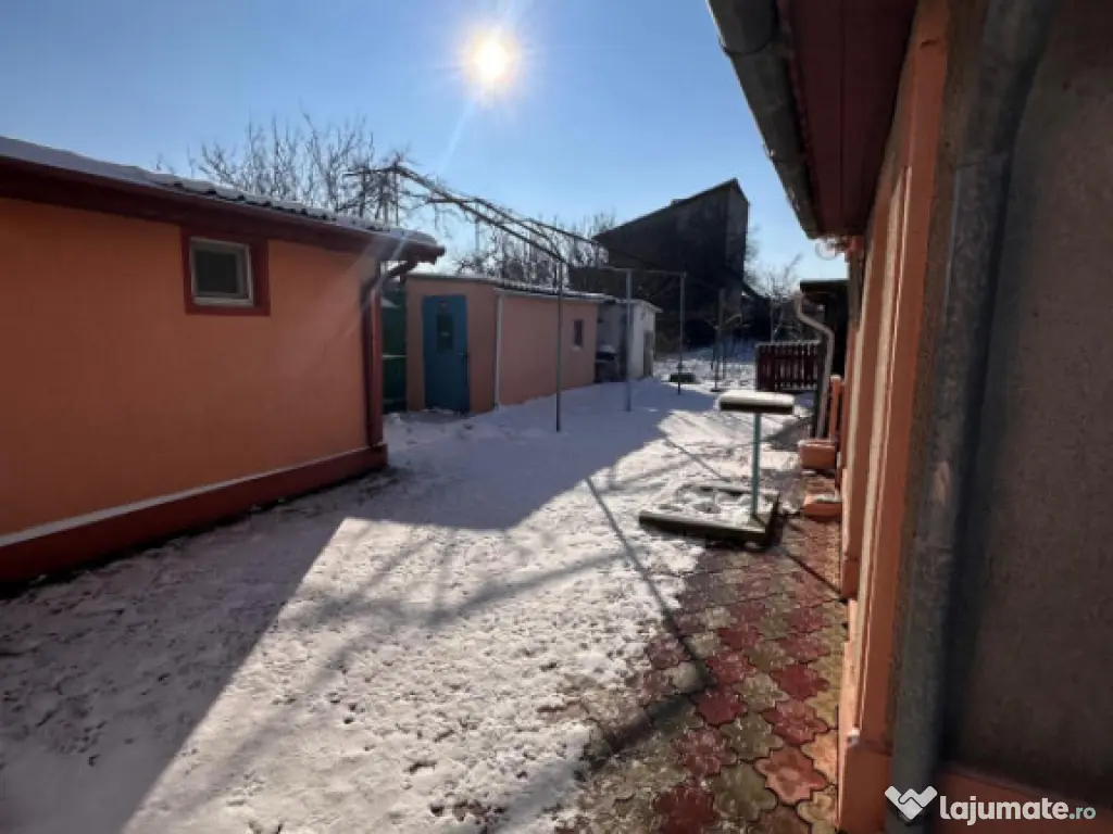 Casa de vanzare, situata in KM 5 - Constanta