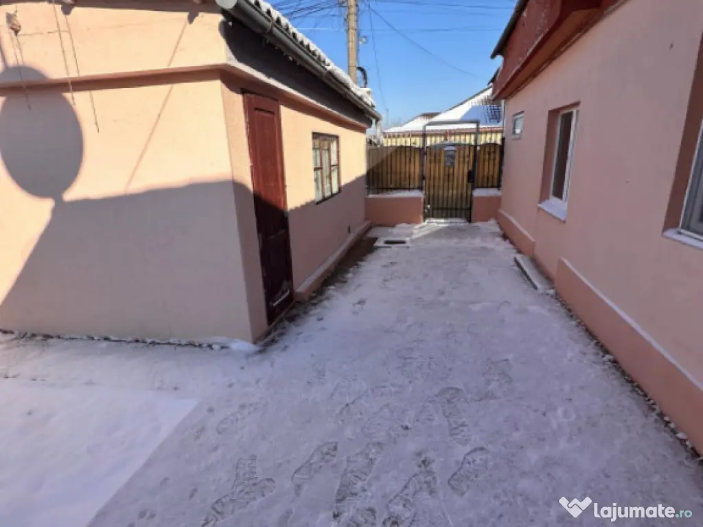 Casa de vanzare, situata in KM 5 - Constanta