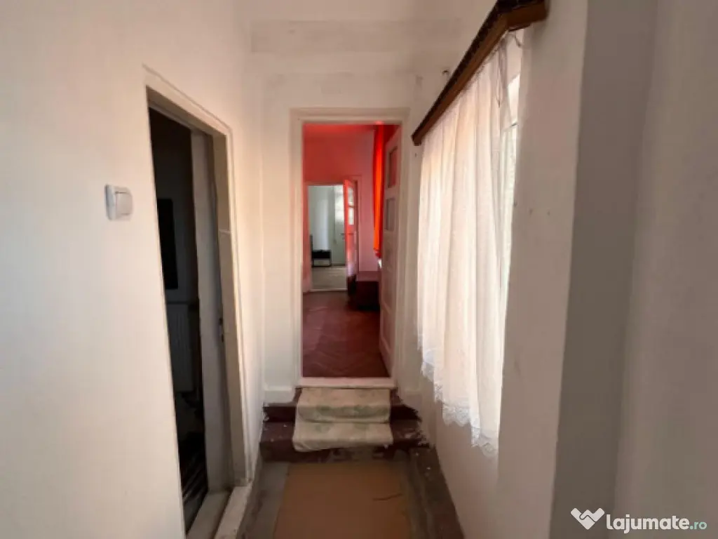 Casa de vanzare, situata in KM 5 - Constanta