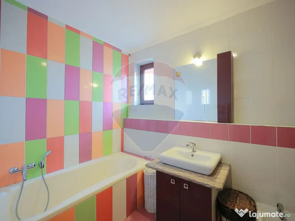 Casă 5 camere cu garaj, 230 mp utili, teren 503 mp, Nuf?... 