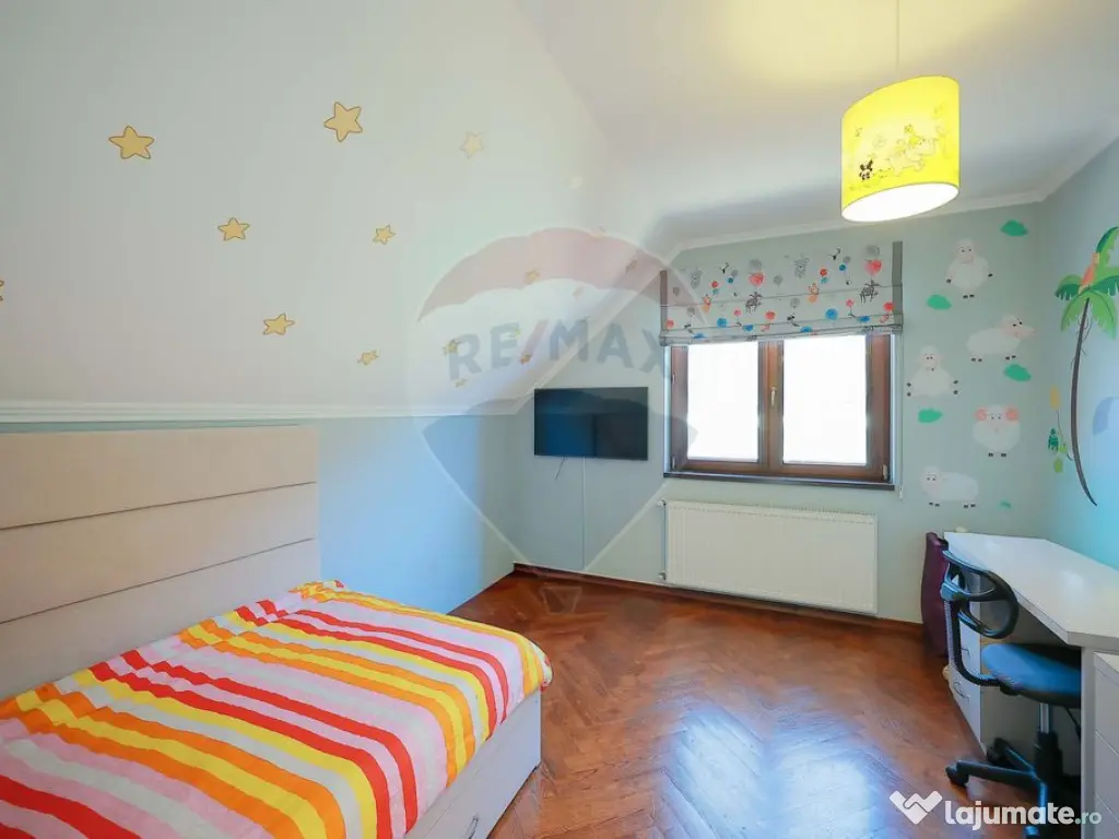 Casă 5 camere cu garaj, 230 mp utili, teren 503 mp, Nuf?... 