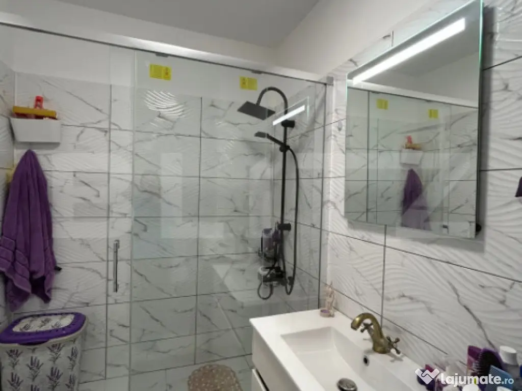 Apartament cu 2 cam, 47 mp, etajul 3, terasa, lift si parcar 