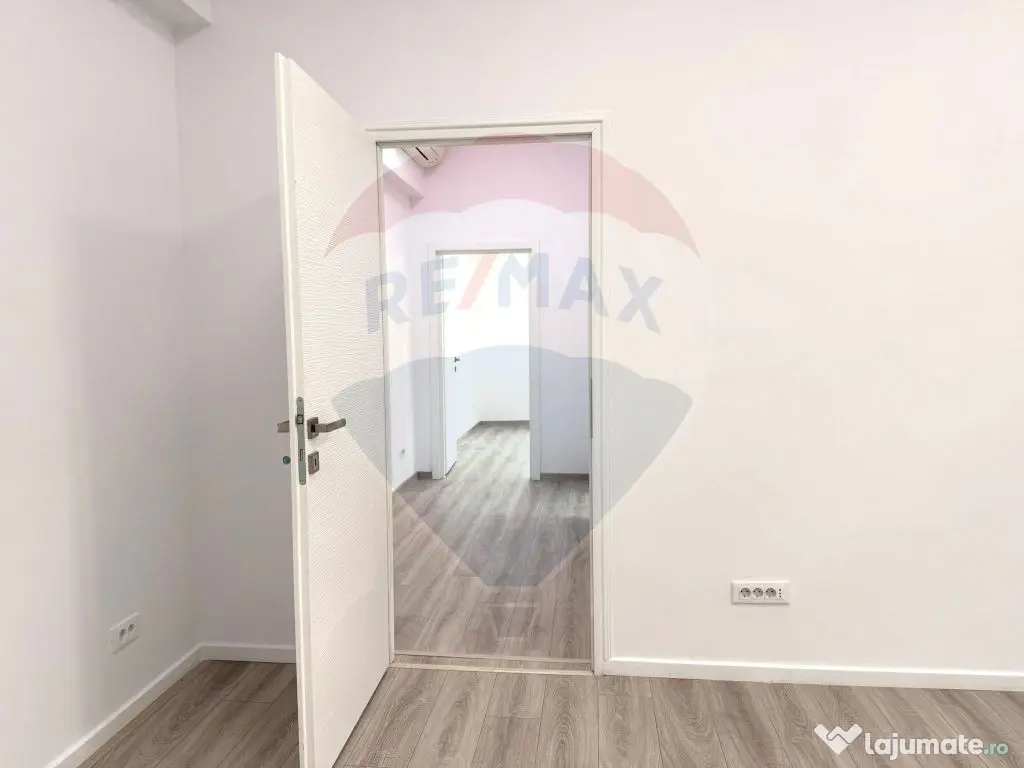 DE INCHIRIAT Spațiu comercial 100mp în zona P-ta Victoriei