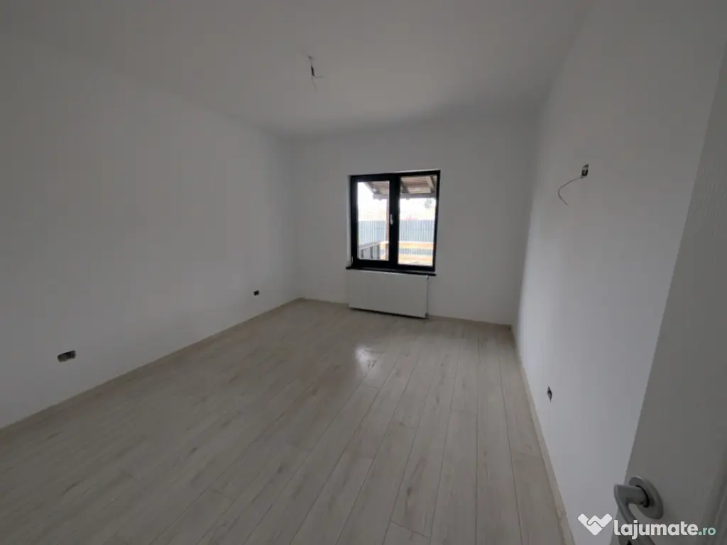 Casa Lilieci 3 dormitoare 2 băi, terasa + beci, canalizare 