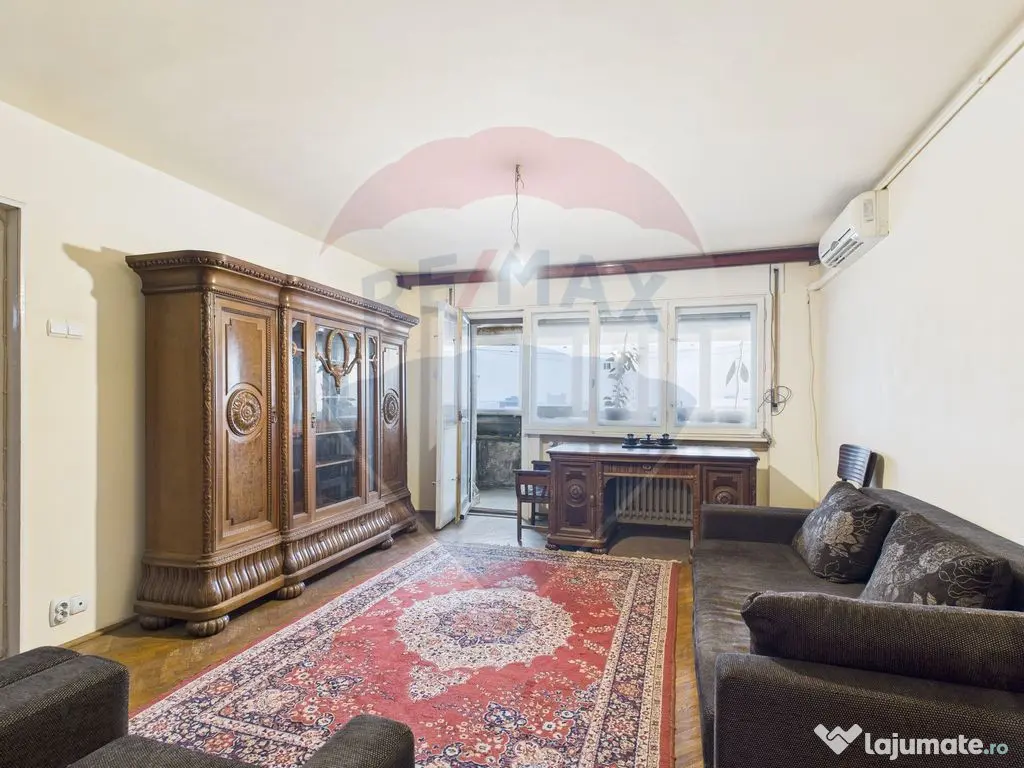 Apartament cu 3 camere în zona – 1 Mai / Domenii