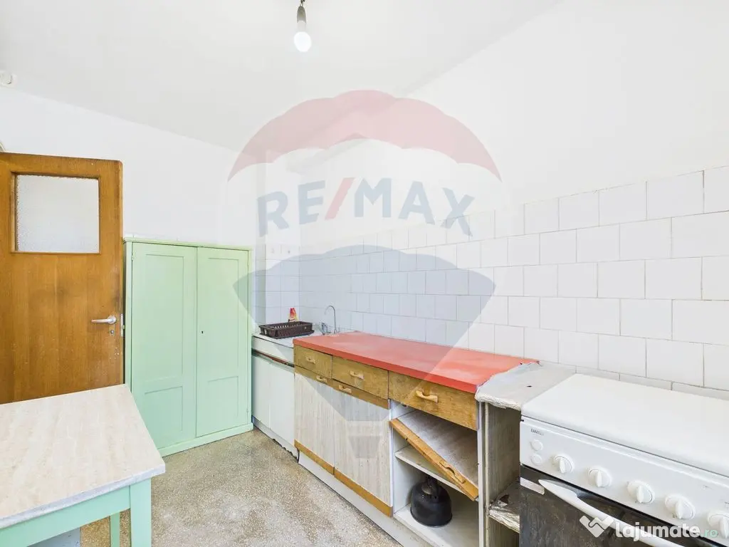 Apartament cu 3 camere în zona – 1 Mai / Domenii 