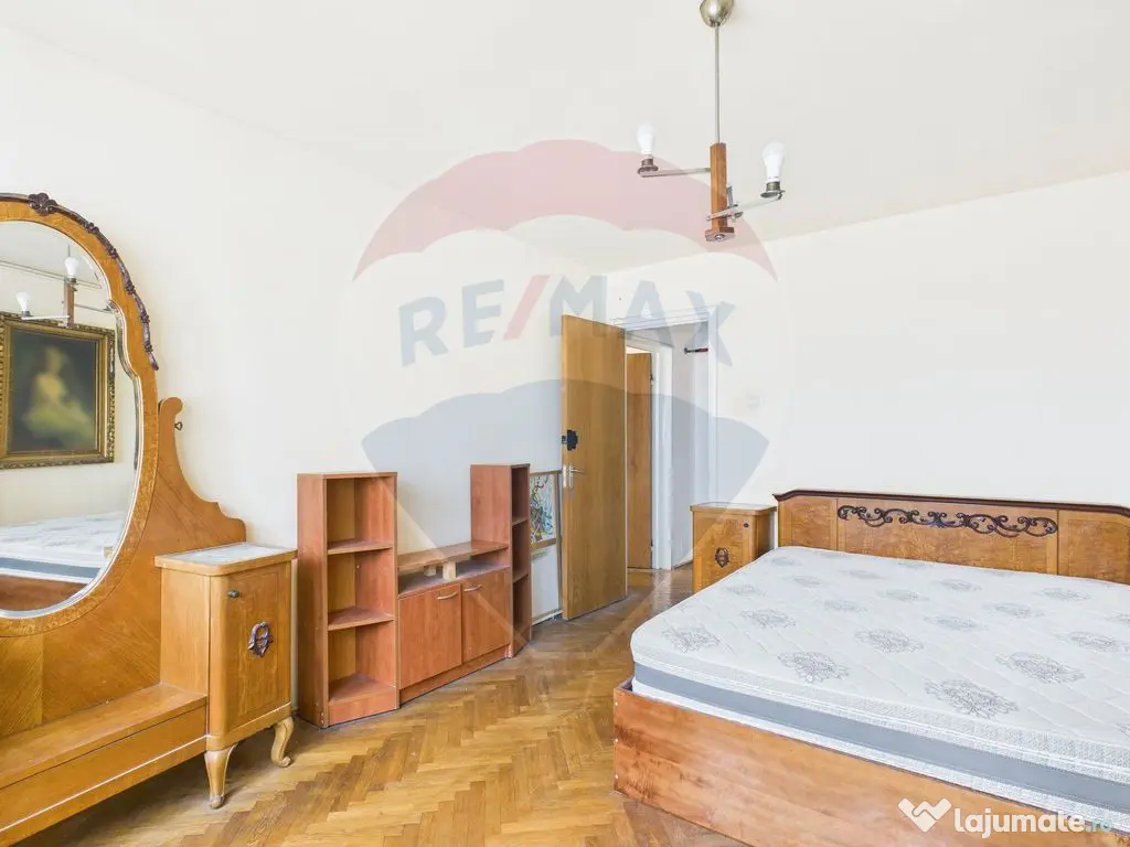 Apartament cu 3 camere în zona – 1 Mai / Domenii 