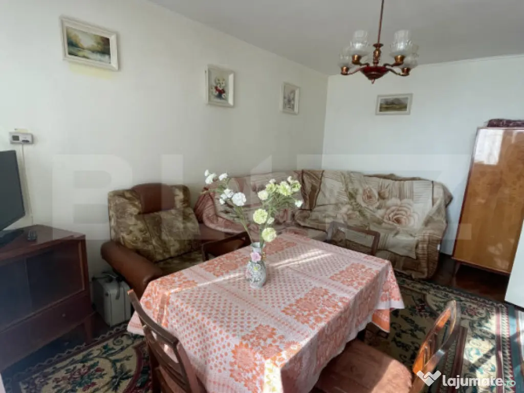 Apartament 2 camere, etaj 3, zona Centrală