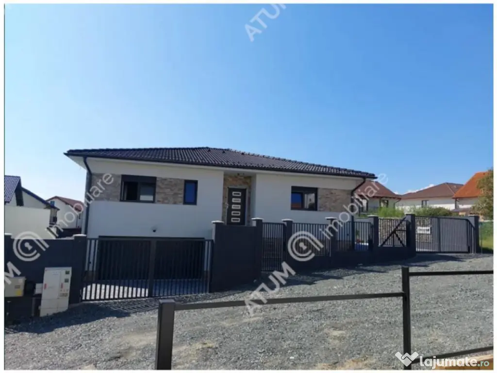 Casa individuala cu 4 camere si curte libera de 330 mp in Se 