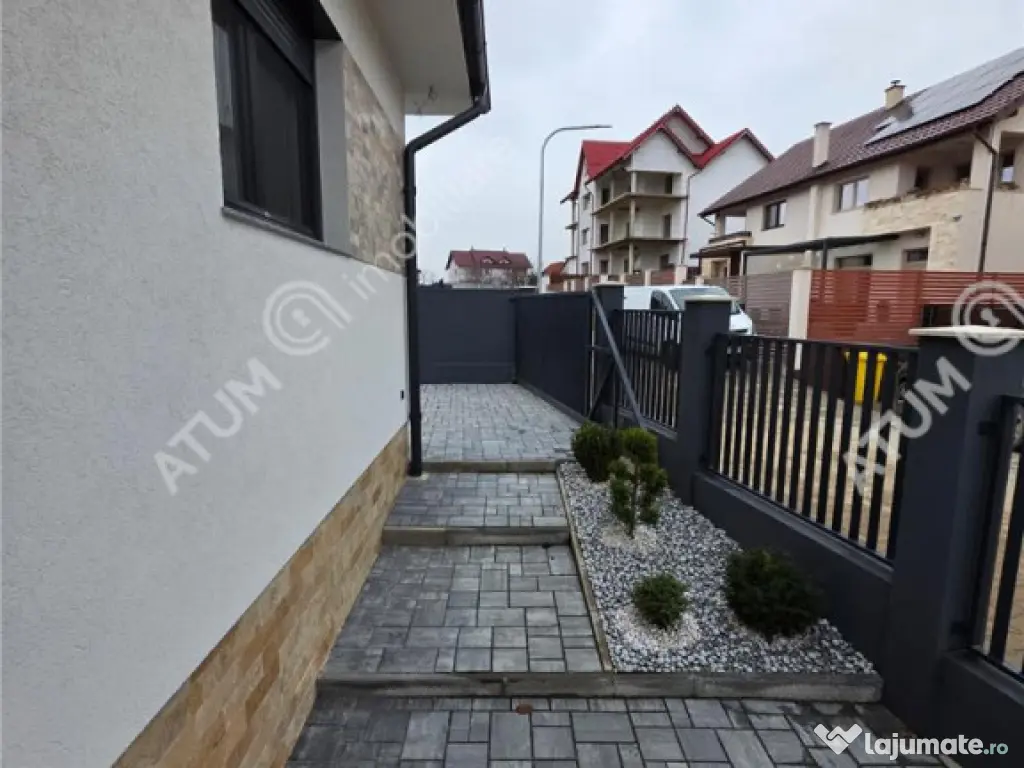 Casa individuala cu 4 camere si curte libera de 330 mp in Se 