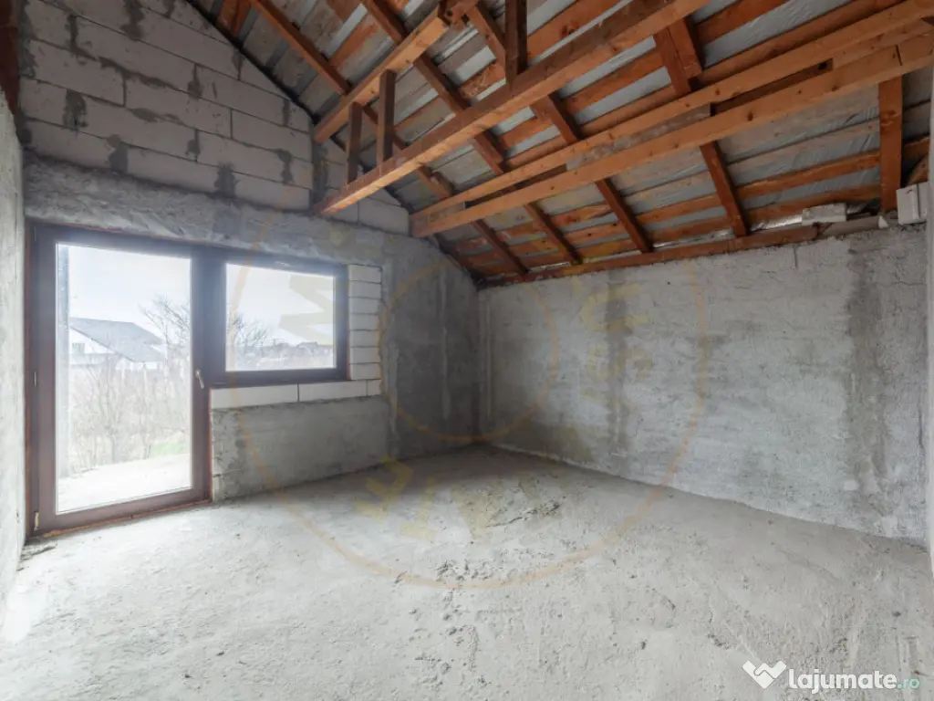 Casa sptioasa cu potential real in Maracineni la 5 pasi de P