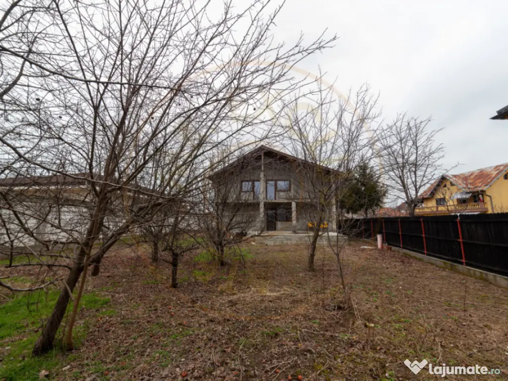 Casa sptioasa cu potential real in Maracineni la 5 pasi de P