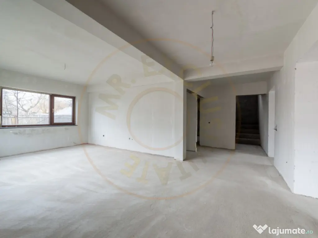 Casa sptioasa cu potential real in Maracineni la 5 pasi de P