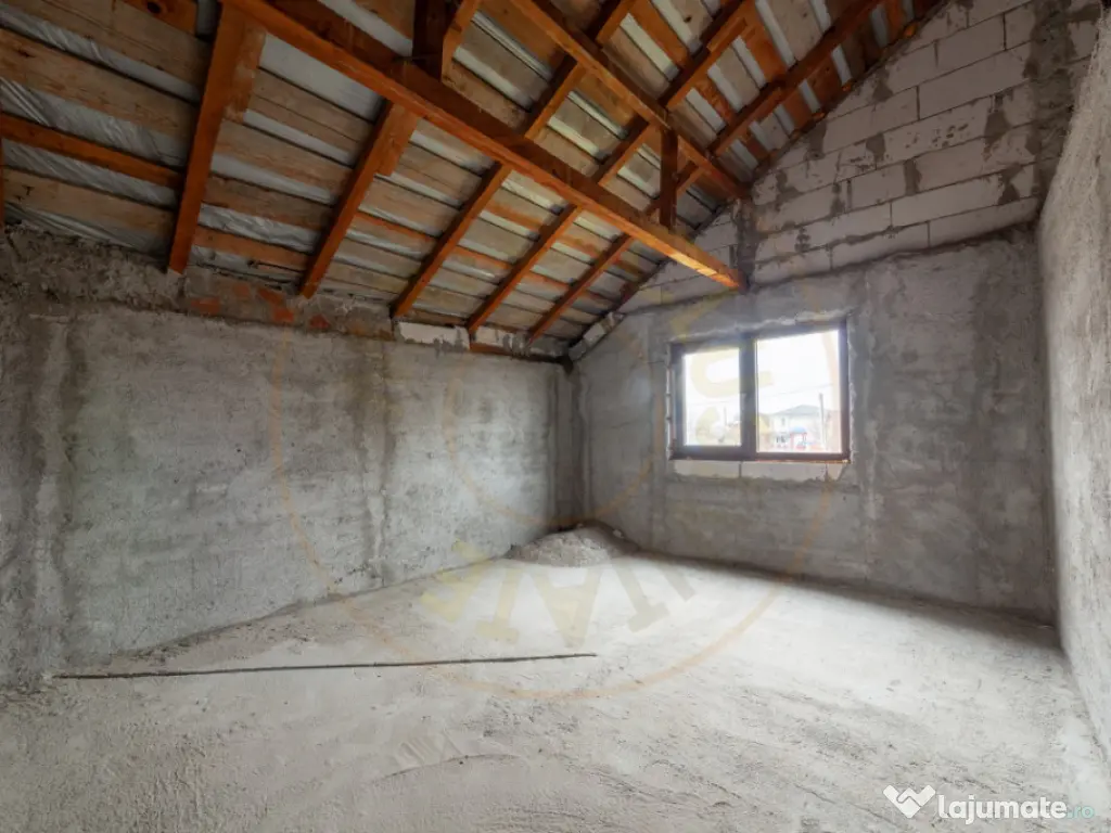 Casa sptioasa cu potential real in Maracineni la 5 pasi de P