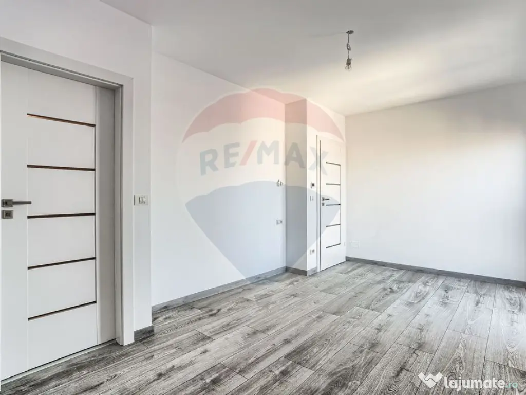 Apartament 3 camere COMPLEX ADORA PARK cu loc de parcare 