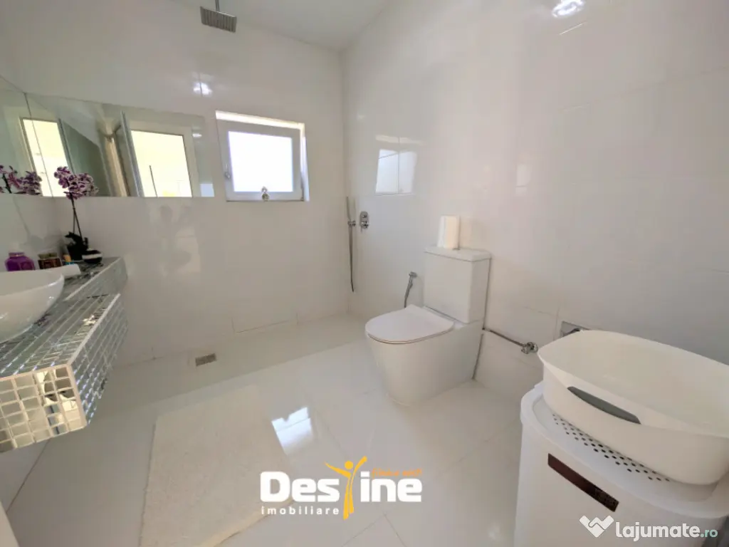 Casă sustenabilă 196 mp cu design futurist, în natură, m 