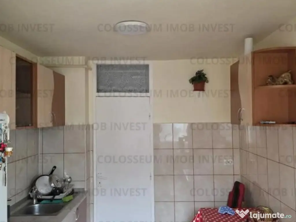 Apartament 2 camere, decomandat - zona Tractorul