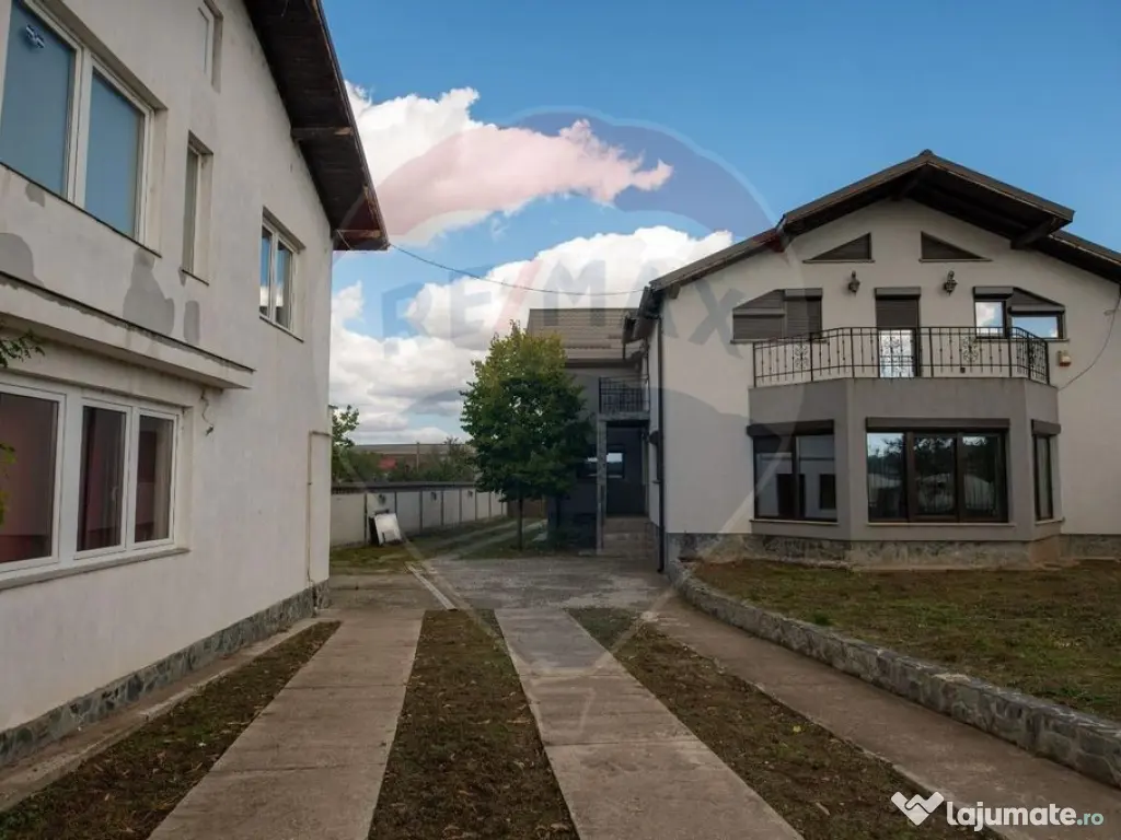 Casă / Vilă cu 5 camere de vânzare 