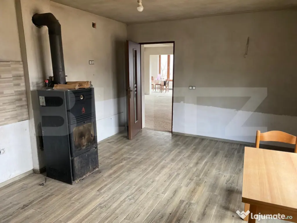 Casa P+E la rosu, teren de 71 ari, Salva