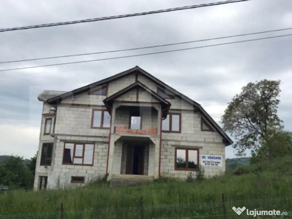 Casa P+E la rosu, teren de 71 ari, Salva